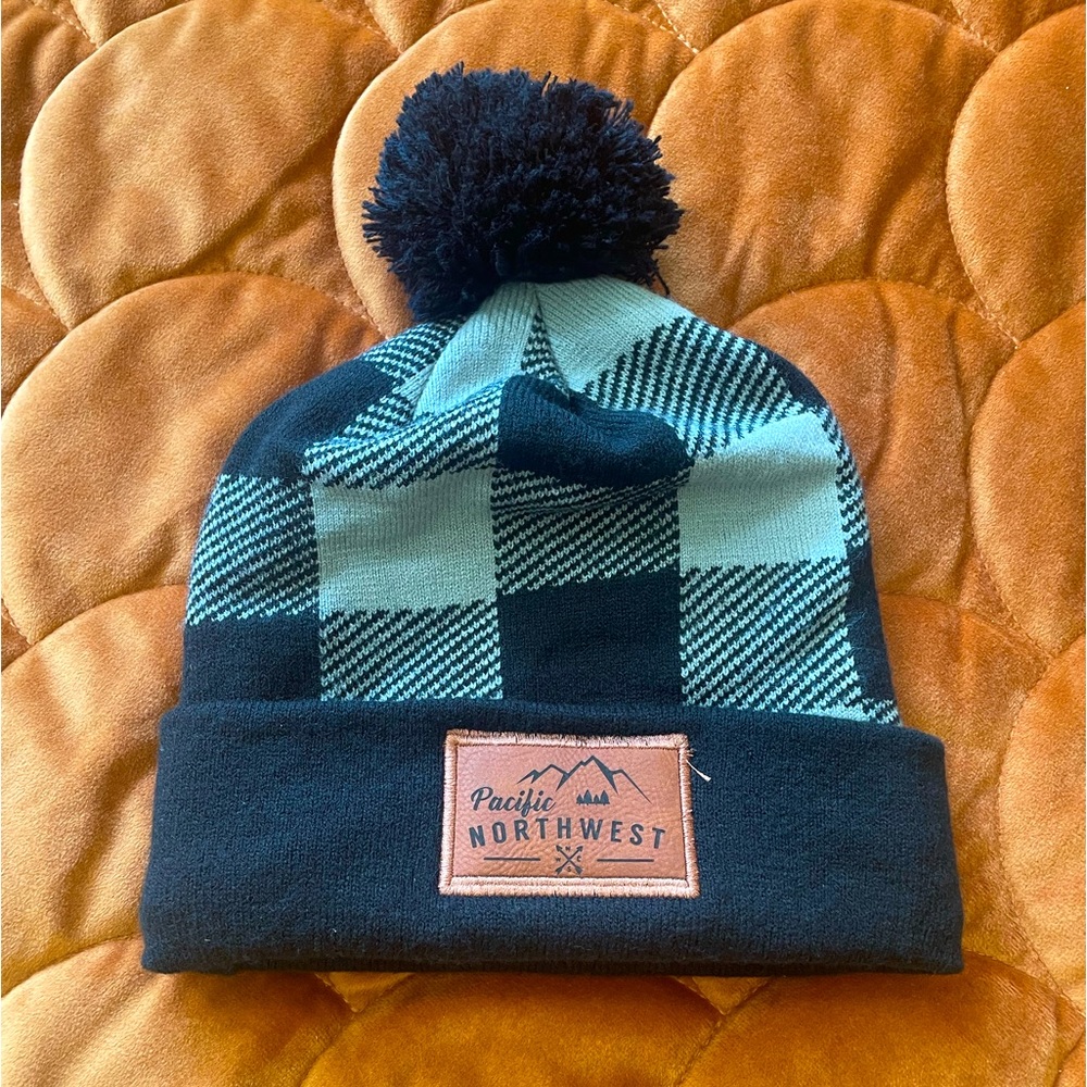 Pacific NW beanie $9 and under bundle 5 items and I’ll send you all for $25!*